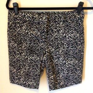Black House White Market Shorts in Black and White in Size 2